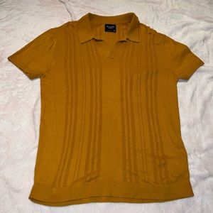 Men’s Medium Abercrombie & Fitch Apricot Featherweight Shirt